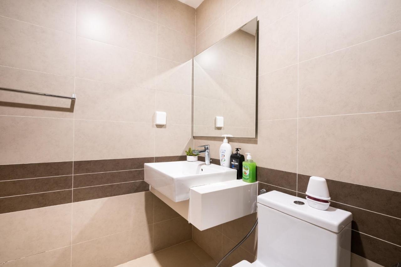 Oui! Oui! Saigon Apartment - Rivergate Residence Ho Chi Minh City Exterior photo